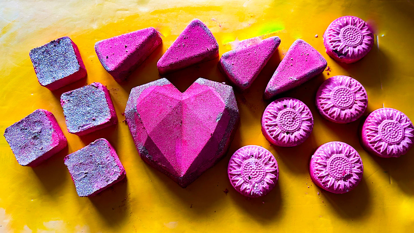 Red Velvet Champagne Crush Set ( Set of 15 )